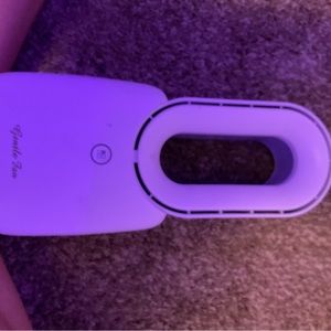 fan that has color changing lights and just needs a Samsung charger type